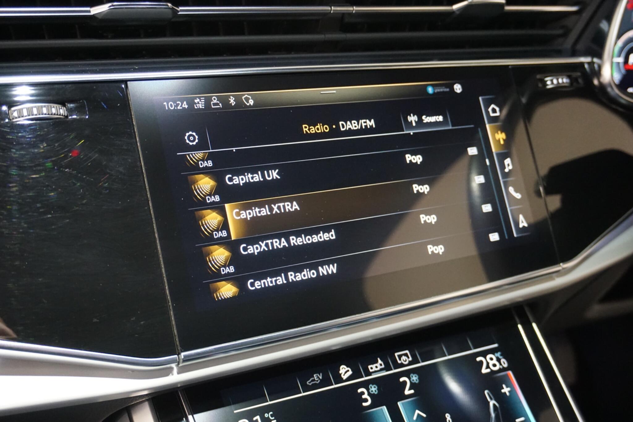 Audi Q7 3.0 TFSIe V6 55 S line SUV 5dr Petrol Plug-in Hybrid Tiptronic quattro Euro 6 (s/s) 17.9kWh (381 ps)